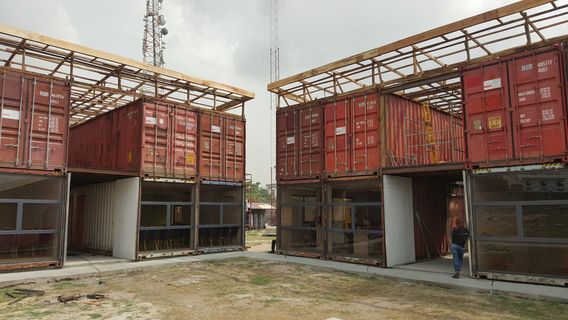 photo of shipping container