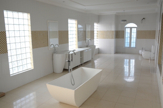 photo-linda ikeji's bathroom - banana island