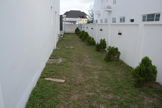 photo-linda ikeji's side lawn- banana island