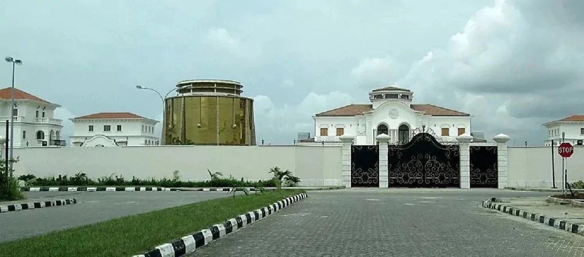 front view -Mike Adenuga's property in Banana Island, Lagos